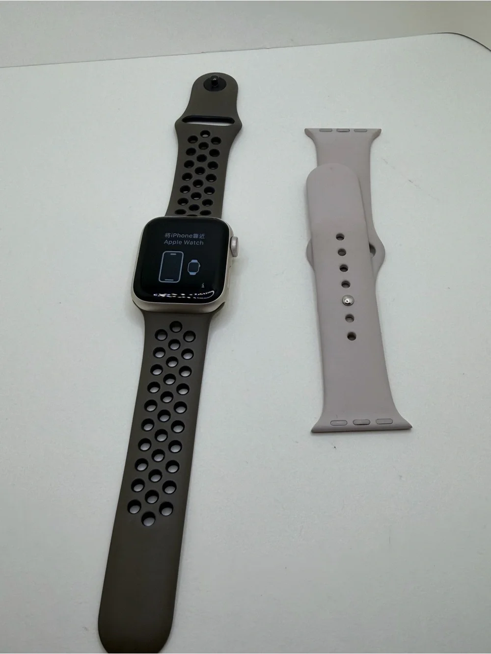 Apple Smartwatch with TWO Sport Band SE 40MM